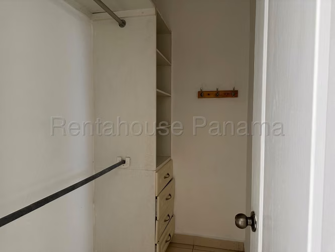 Vendo Apartamento en Punta Pacifica OF27-528