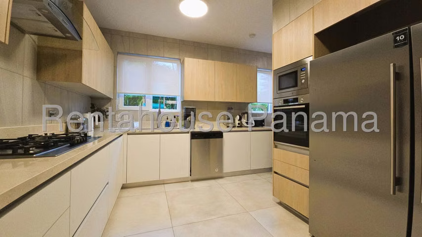 Alquiler de Casa en Santa María 27LBR432