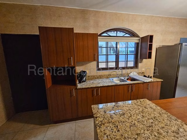 Alquiler de Casa en Costa Sur 27LBR164