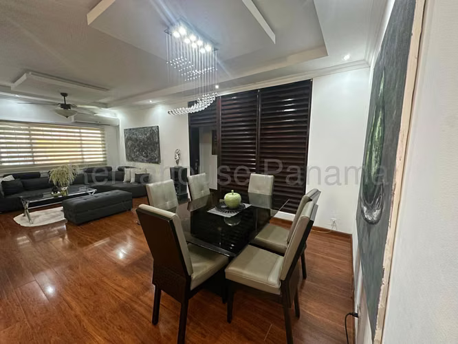 Hermosa Casa en Venta en Albrook 26PPM8918
