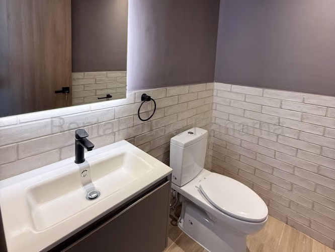 Oficina Amoblada en Venta en Costa del Este 27PPM533