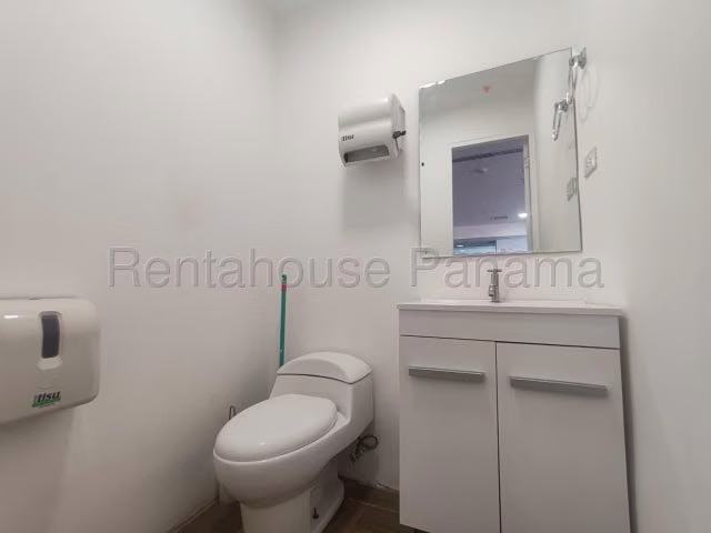 Oficina Premium en Alquiler: Sortis Business Tower (Vista Panorámica) - 27GP511
