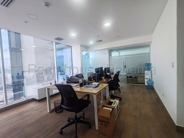 Oficina Premium en Alquiler: Sortis Business Tower (Vista Panorámica) - 27GP511