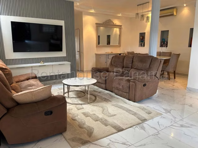 Alquiler de Casa Dúplex en El Crisol: 373m², Gazebo y 5 Estacionamientos - 27GP510