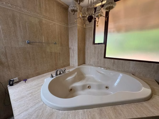 VENTA CASA EN ALBROOK CON PISCINA PRIVADA EC