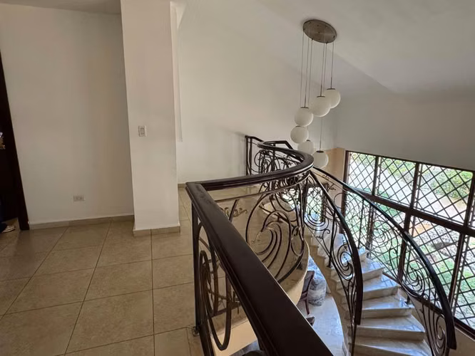VENTA CASA EN ALBROOK CON PISCINA PRIVADA EC