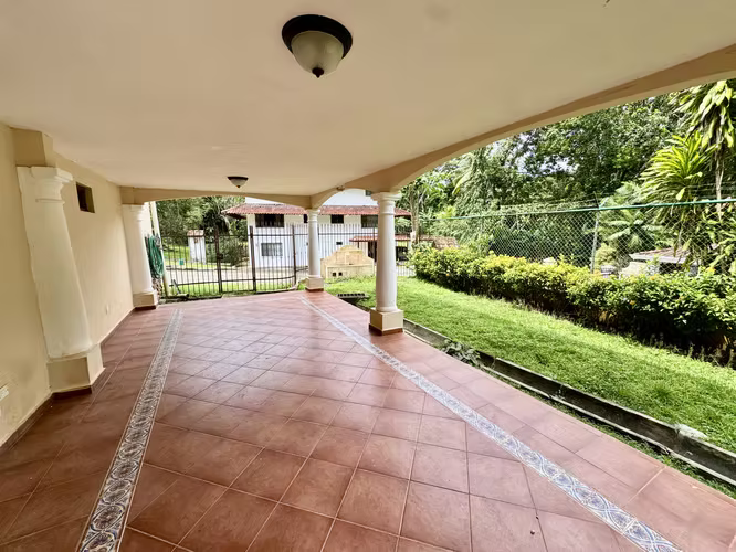 VENTA CASA EN ALBROOK CON PISCINA PRIVADA EC - Imagen 9