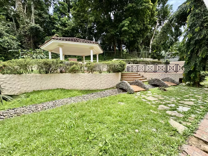 VENTA CASA EN ALBROOK CON PISCINA PRIVADA EC - Imagen 8