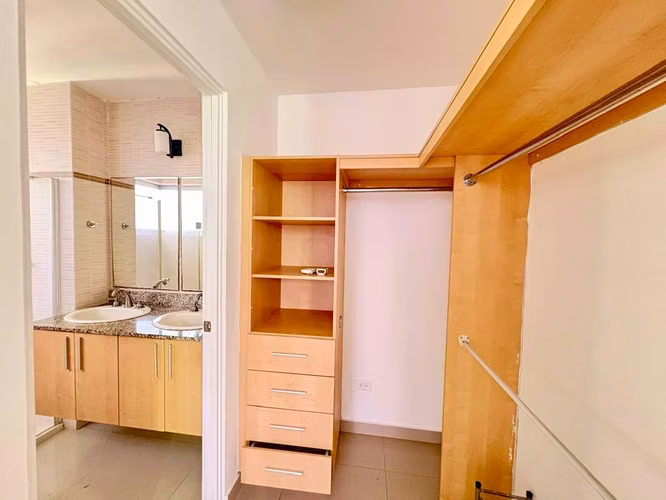 SE VENDE SEVILLA $280,000