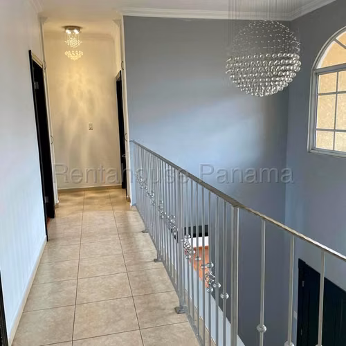 VENDO Casa en Ph Palmeras del Este. en Costa del Este.