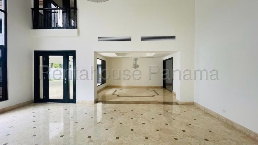 Vendo Casa en Paseo del Parque en Costa del Este.