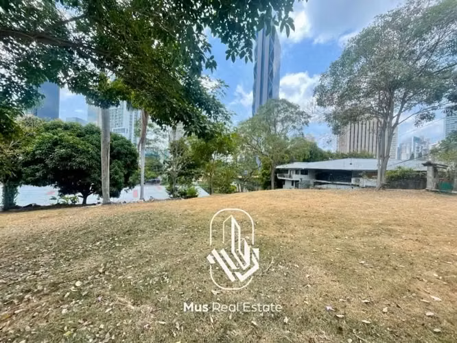 Venta de Terreno en La Cresta - RT