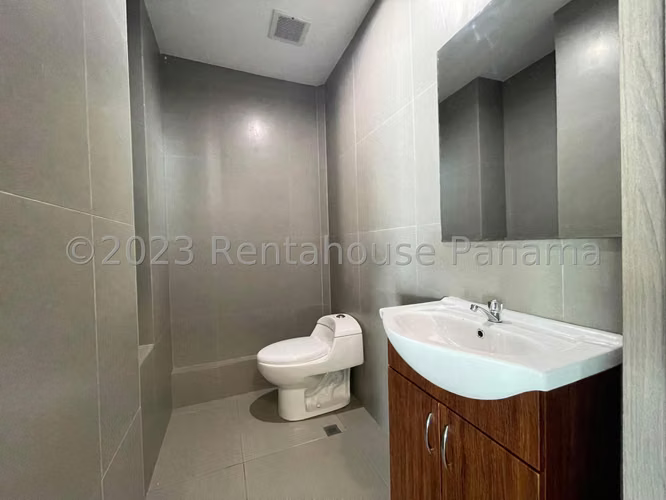 Apartamento de 231m2 en Ave. Balboa AMD