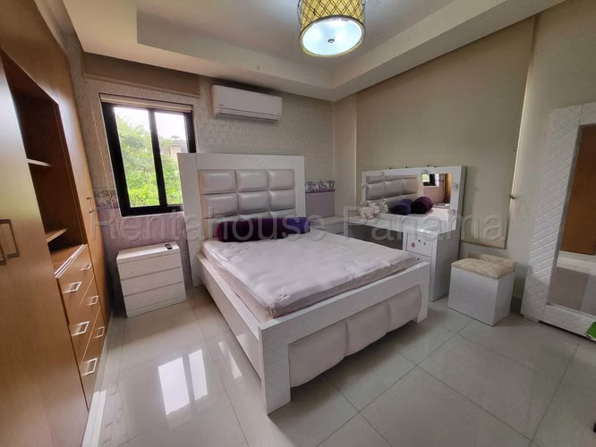 Venta de Casa en Clayton Embassy Club Solo Cliente Directo LFC