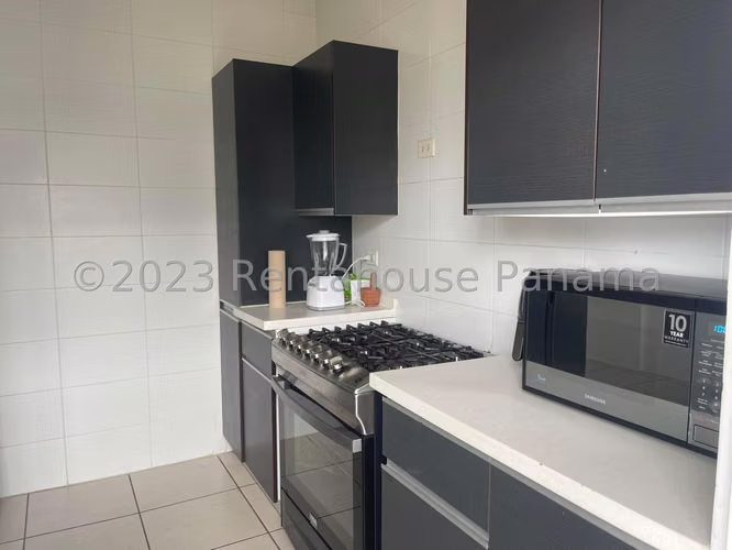 VENDO Casa de ESQUINA en Paseo del Norte