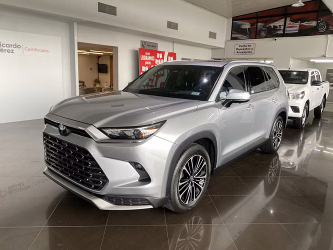 TOYOTA HIGHLANDER 2024