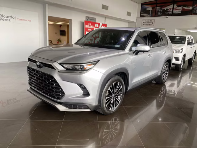 TOYOTA HIGHLANDER 2024