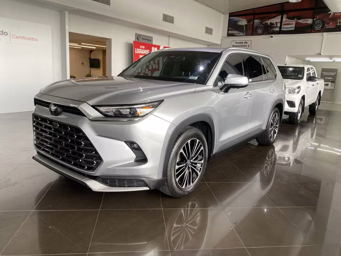 TOYOTA HIGHLANDER 2024