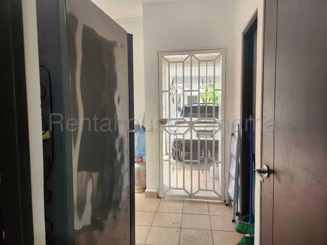 Casa en alquiler de 375m2 en Dorado Villages AMD