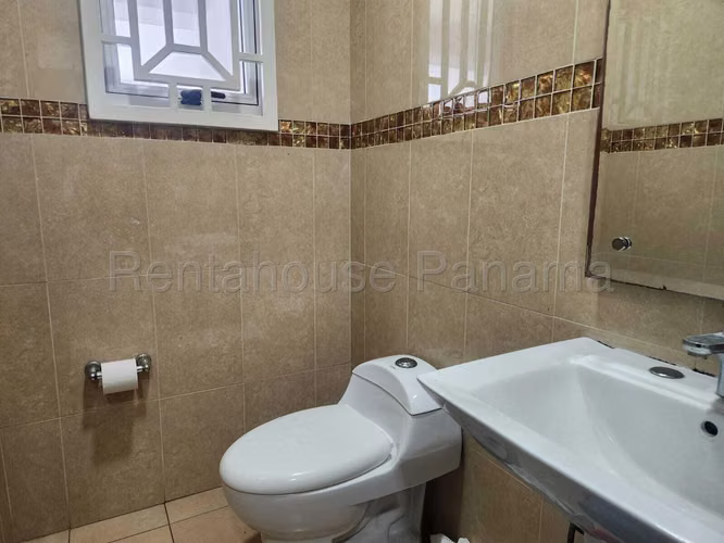 Casa en alquiler de 375m2 en Dorado Villages AMD