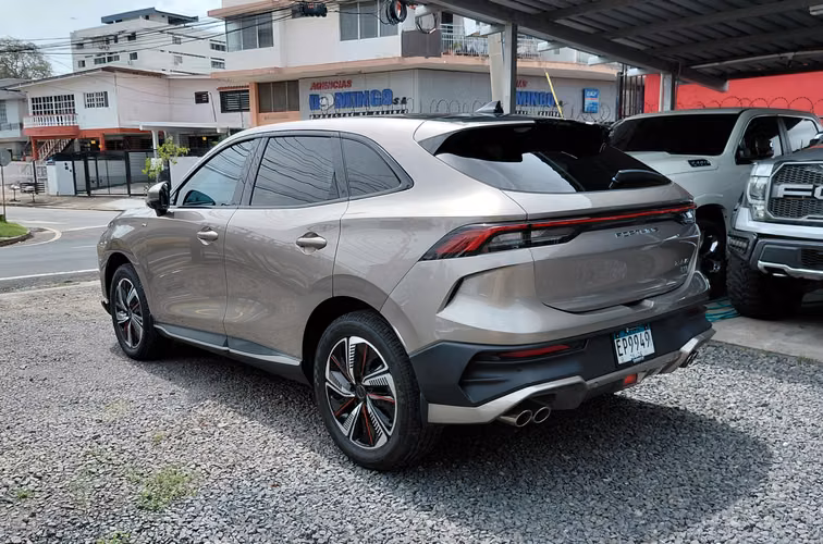 2025 Forthing T5EVO HEV - inmaculado - garantía hasta 2030