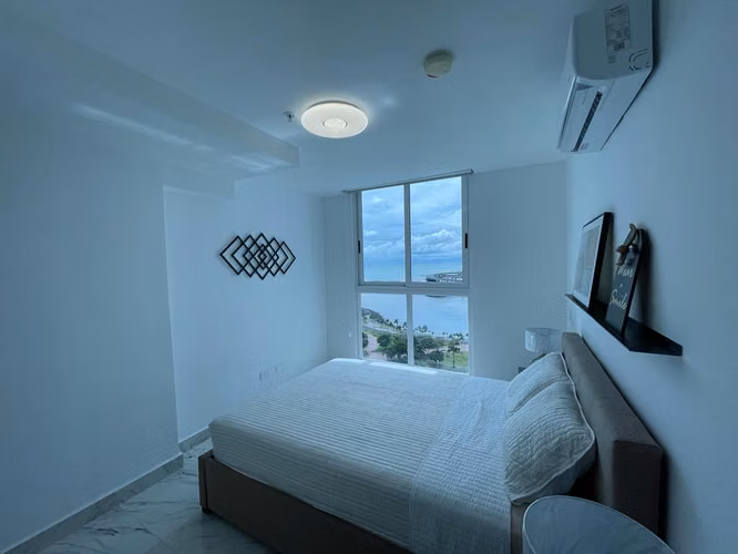 Alquiler de apartamento amoblado en PH The Sands, Av. Balboa. EL
