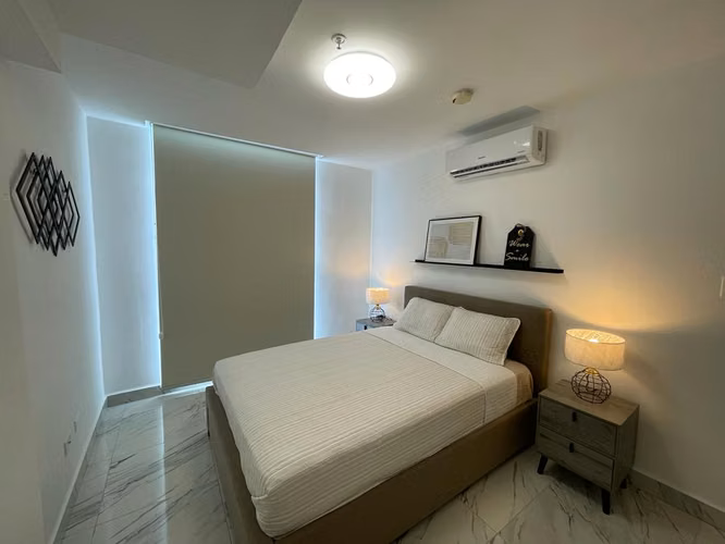 Alquiler de apartamento amoblado en PH The Sands, Av. Balboa. EL