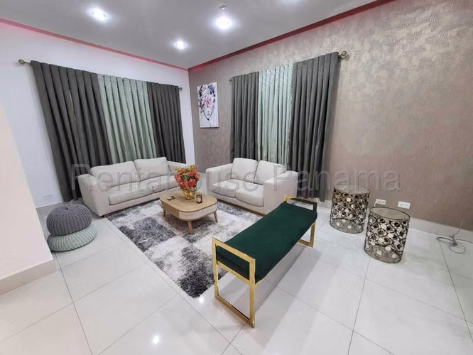 Alquiler de Casa en Clayton Embassy Club 334.35 Mts PD