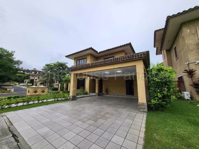 Venta de Casa en Clayton Embassy Club 334.35 Mts PD