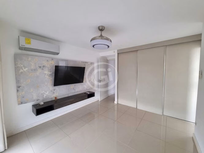 Alquiler Apartamento Semi Amoblado Coral Plaza 3 habitaciones y Balcon