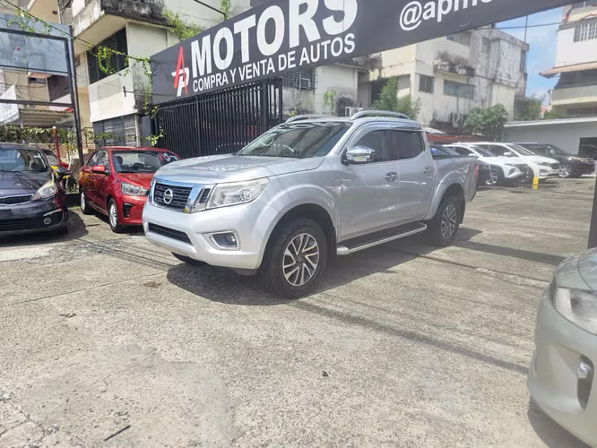 NISSAN FRONTIER NP300  DOBLE CABINA AUTOMÁTICA 2020