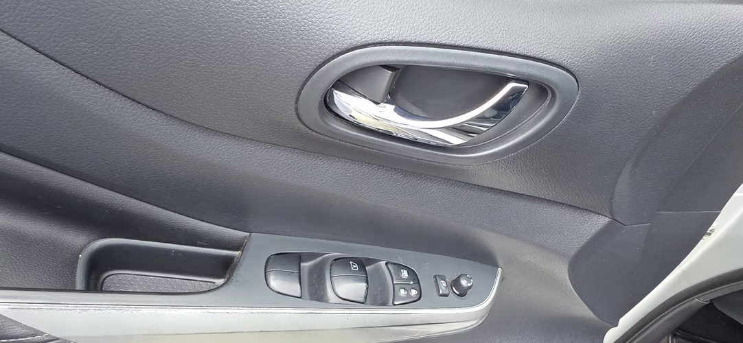 NISSAN FRONTIER NP300  DOBLE CABINA AUTOMÁTICA 2020