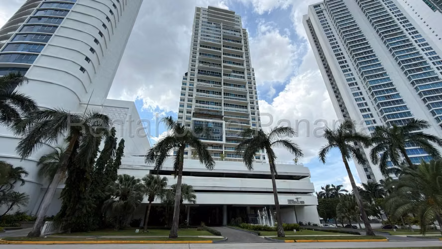 Se Vende Apartamento en Costa del Este LA26-8696