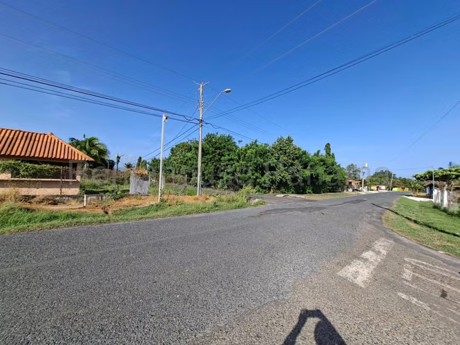 VENTA DE TERRENO EN LAS LAJAS ABS