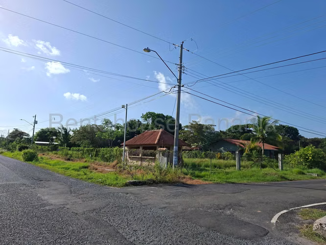 VENTA DE TERRENO EN LAS LAJAS ABS