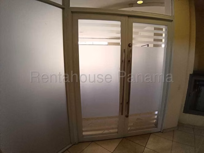 Alquiler de Apartamento en El Carmen I8121GRR