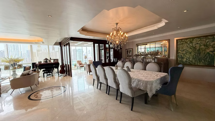 Apartamento Clásico, Bien Construido con Vista al Mar en Venta en P.H. Peninsula