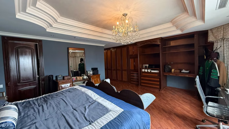 Apartamento Clásico, Bien Construido con Vista al Mar en Venta en P.H. Peninsula