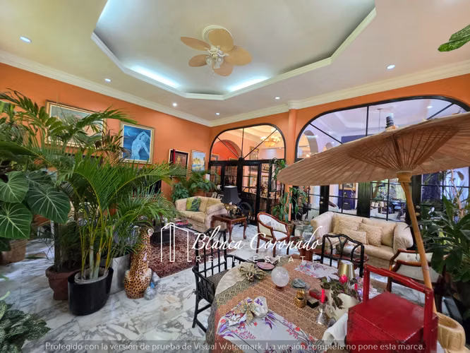 CASA EN VENTA VÍA CINCUENTENARIO – 1,000 M² DE TERRENO