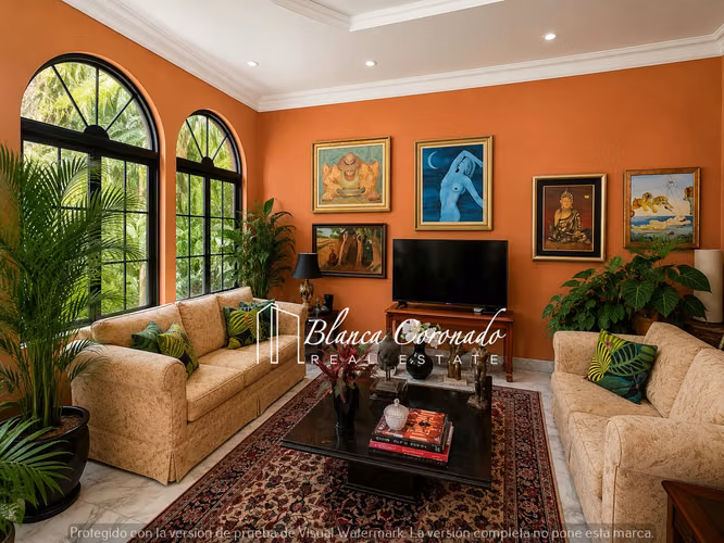 CASA EN VENTA VÍA CINCUENTENARIO – 1,000 M² DE TERRENO