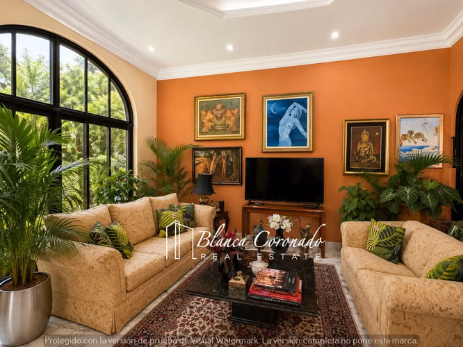 CASA EN VENTA VÍA CINCUENTENARIO – 1,000 M² DE TERRENO