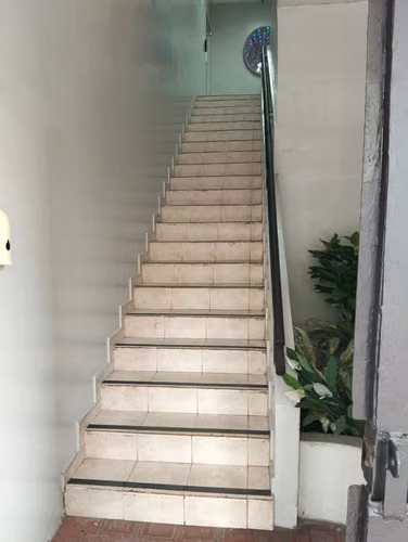 Alquiler de Local Comercial de 217 m² Frente al Metro – Fernández de Córdoba
