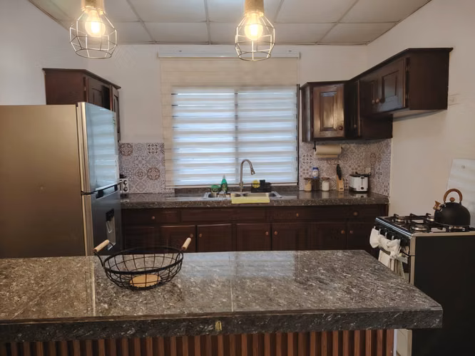 SE ALQUILA CASA FULL AMOBLADA EN ALGARROBOS
