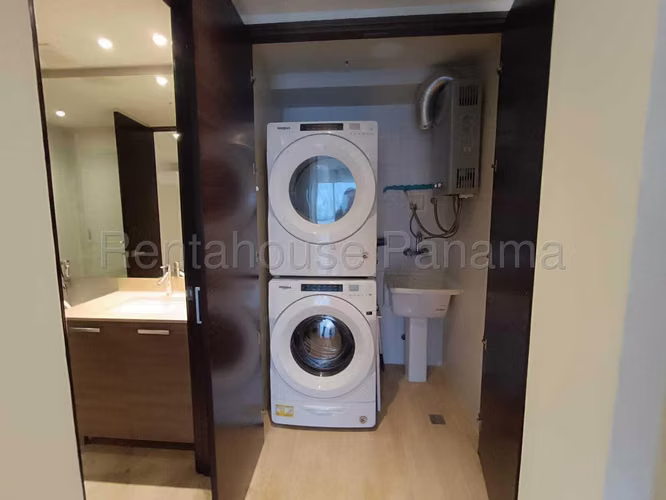 Apartamento en Alquiler con Vista Al Mar en Costa del Este 26*7275Mfk