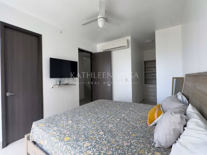 Apartamento Duplex Amoblado de 2 recámaras en PH Castellammare - Imagen 12