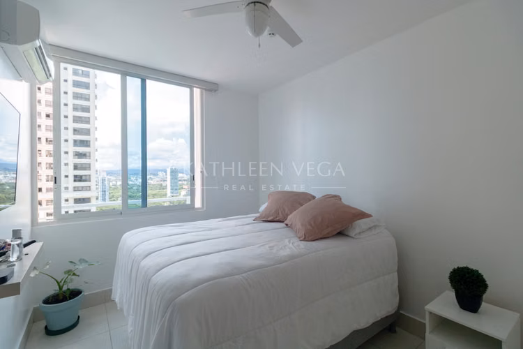 Apartamento Duplex Amoblado de 2 recámaras en PH Castellammare - Imagen 8