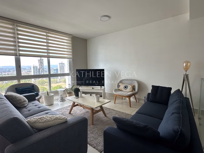 Apartamento Duplex Amoblado de 2 recámaras en PH Castellammare - Imagen 5