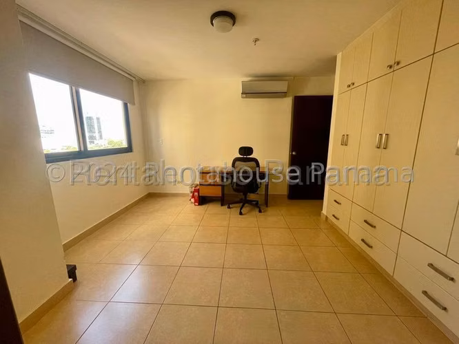 Alquiler de Apartamento Amoblado en Costa del Este 27*521Mfk