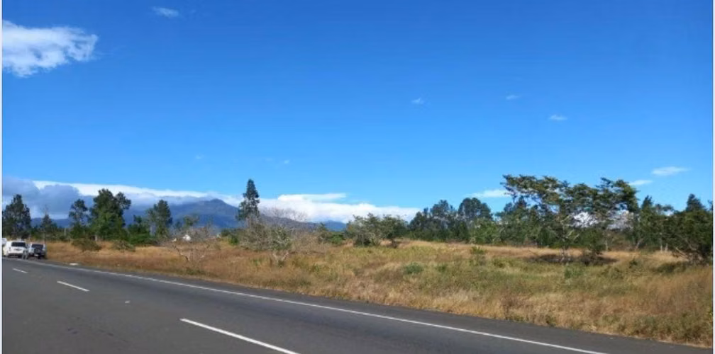Terreno Plano de Gran Tamaño Camino a Boquete, Uso Comercial o Residencial