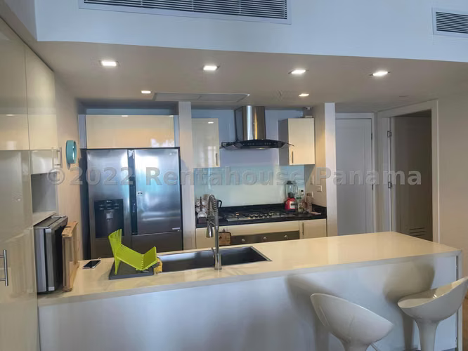 Vendo Apartamento en Avenida Balboa LC26-7725